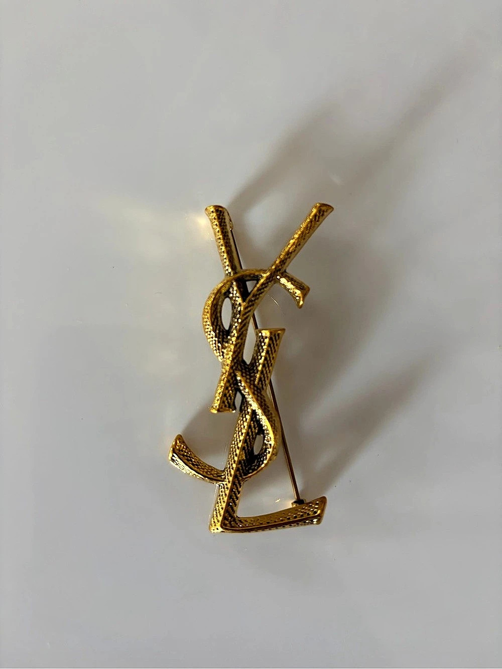YSL YVES SAINT LAURENT STYLE Elegant old GOLD Brooch pin jewelry logo rare